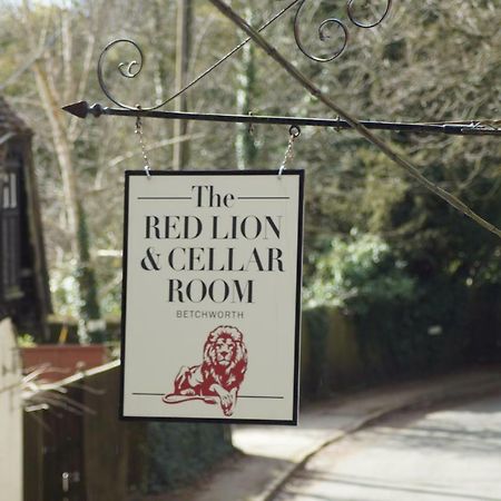 Red Lion Pub, Restaurant&Hotel Rooms Betchworth Exterior foto
