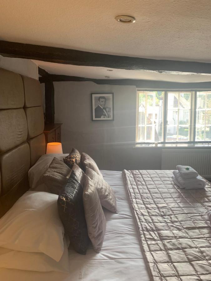 Red Lion Pub, Restaurant&Hotel Rooms Betchworth Exterior foto
