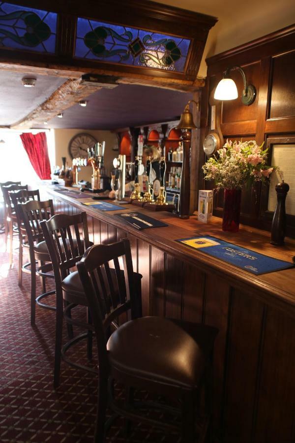 Red Lion Pub, Restaurant&Hotel Rooms Betchworth Exterior foto