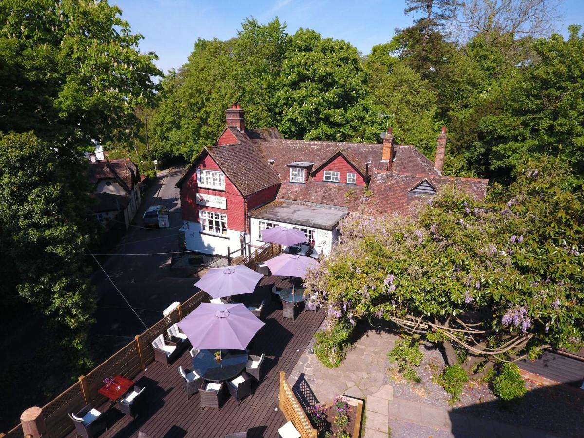 Red Lion Pub, Restaurant&Hotel Rooms Betchworth Exterior foto
